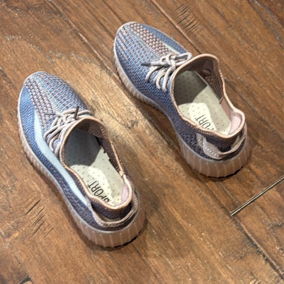 🩷On Hold!🩷 These fit like a 10!!! Women's Blue Sneakers (BRAND NEW!) - Picture 4 of 8